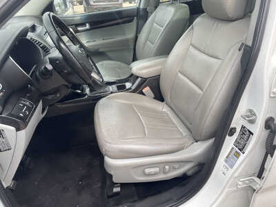 2015 Kia Sorento, $5999. Photo 11