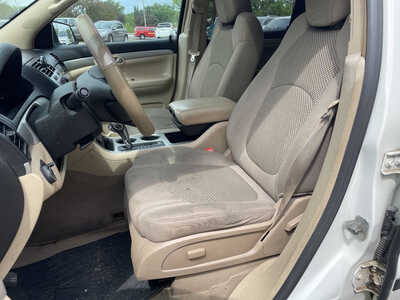 2008 Saturn Outlook, $2999. Photo 11