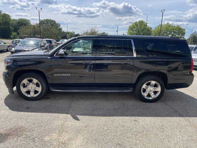 2016 Chevrolet Suburban, $10999. Photo 5