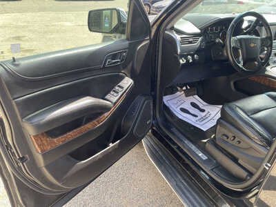 2016 Chevrolet Suburban, $10999. Photo 9