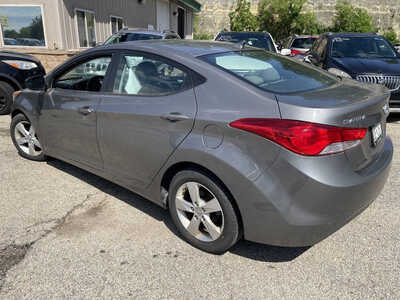 2013 Hyundai Elantra, $899. Photo 4