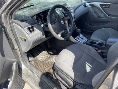 2013 Hyundai Elantra, $899. Photo 5