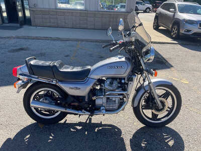 1982 Honda GL500 Silver, $2999. Photo 2