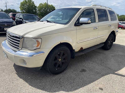 2008 Chrysler Aspen, $999. Photo 5