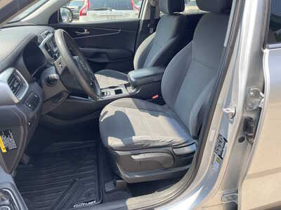 2016 Kia Sorento, $4999. Photo 12