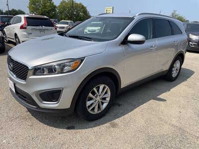 2016 Kia Sorento, $4999. Photo 4