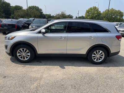 2016 Kia Sorento, $4999. Photo 5