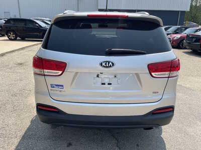 2016 Kia Sorento, $4999. Photo 7