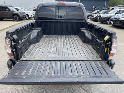 2010 Toyota Tacoma, $9999. Photo 11