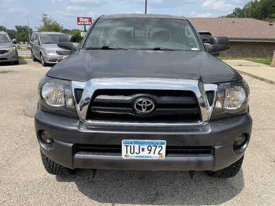 2010 Toyota Tacoma, $9999. Photo 4