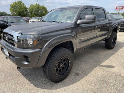 2010 Toyota Tacoma, $9999. Photo 5