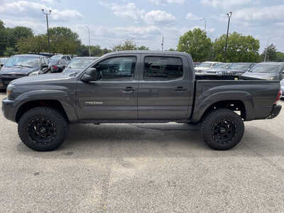 2010 Toyota Tacoma, $9999. Photo 6