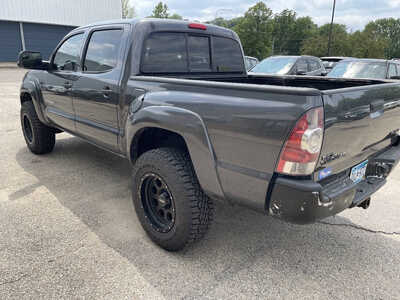 2010 Toyota Tacoma, $9999. Photo 7