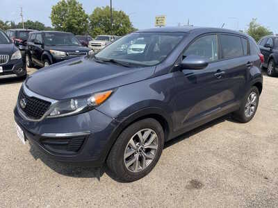 2016 Kia Sportage, $2999. Photo 4