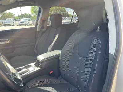 2011 Chevrolet Equinox, $1999. Photo 12