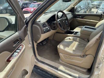 2009 Chevrolet Suburban, $999. Photo 10