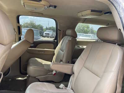 2009 Chevrolet Suburban, $999. Photo 12