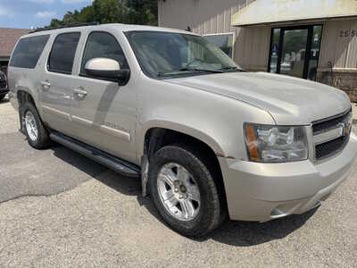 2009 Chevrolet Suburban, $999. Photo 3