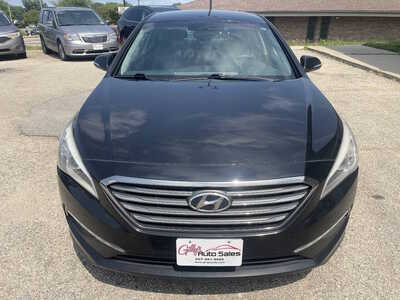 2015 Hyundai Sonata, $2999. Photo 4