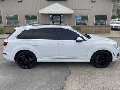 2019 Audi Q7, $8999. Photo 2