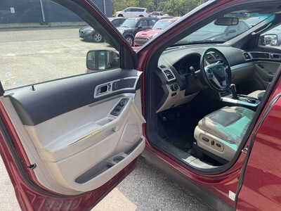 2014 Ford Explorer, $2999. Photo 12