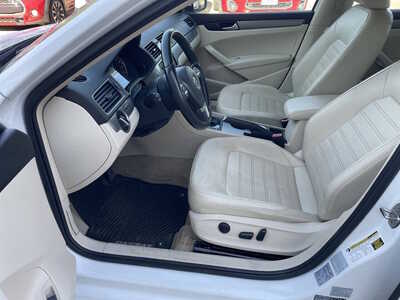 2015 Volkswagen Passat, $4999. Photo 12