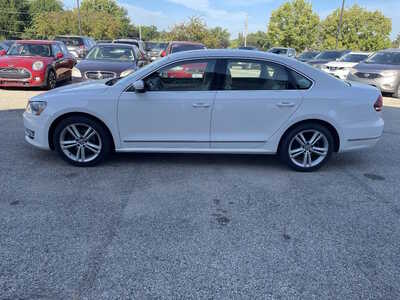 2015 Volkswagen Passat, $4999. Photo 5
