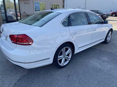 2015 Volkswagen Passat, $4999. Photo 8