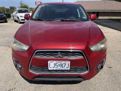 2013 Mitsubishi Outlander, $5999. Photo 3