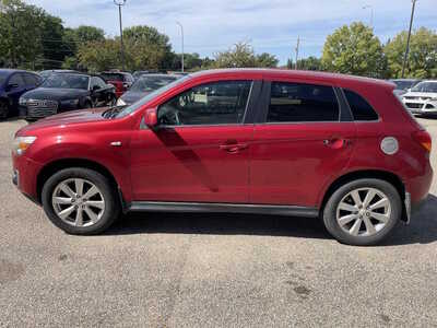2013 Mitsubishi Outlander, $5999. Photo 5