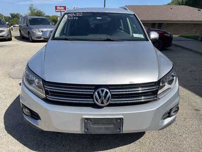 2013 Volkswagen Tiguan, $4999. Photo 3