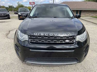 2017 Land Rover Discovery, $7999. Photo 4