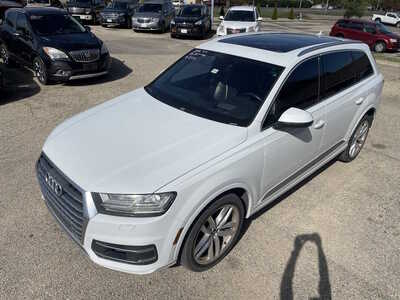 2018 Audi Q7, $7999. Photo 11