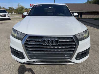 2018 Audi Q7, $7999. Photo 3