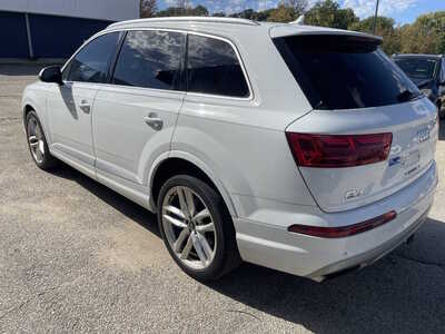 2018 Audi Q7, $7999. Photo 6