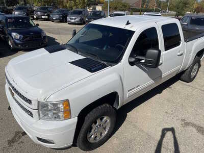 2013 Chevrolet 2500 Crew Cab, $14999. Photo 11