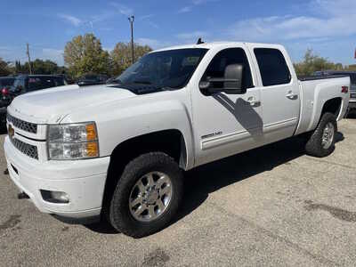 2013 Chevrolet 2500 Crew Cab, $14999. Photo 4
