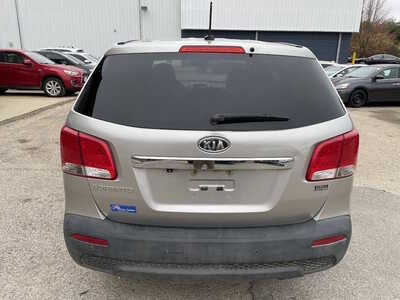 2013 Kia Sorento, $1999. Photo 7
