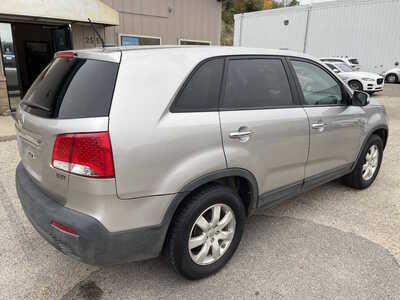 2013 Kia Sorento, $1999. Photo 8
