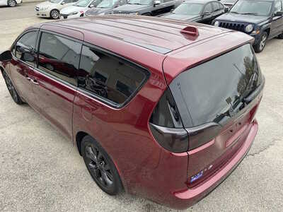 2019 Chrysler Pacifica, $7999. Photo 10