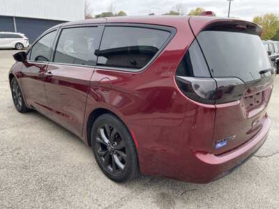 2019 Chrysler Pacifica, $7999. Photo 6
