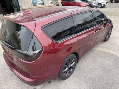 2019 Chrysler Pacifica, $7999. Photo 9