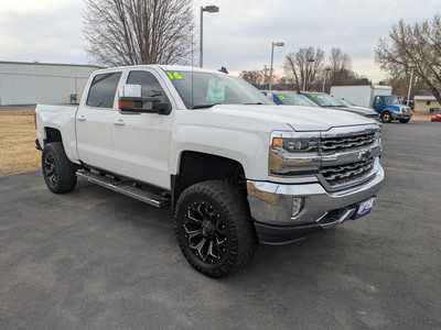 2016 Chevrolet 1500 Crew Cab, $17988. Photo 2