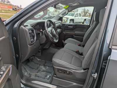 2021 Chevrolet 1500 Crew Cab, $30988. Photo 5