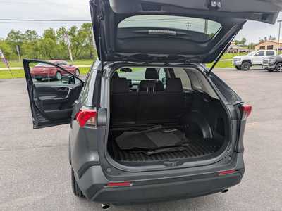 2021 Toyota RAV4, $22988. Photo 8