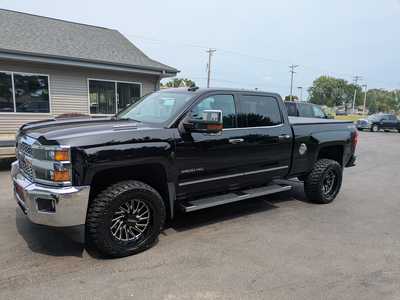 2015 Chevrolet 2500 Crew Cab, $31988. Photo 1