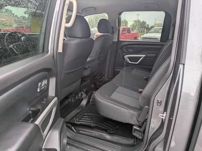 2018 Nissan Titan, $21988. Photo 4