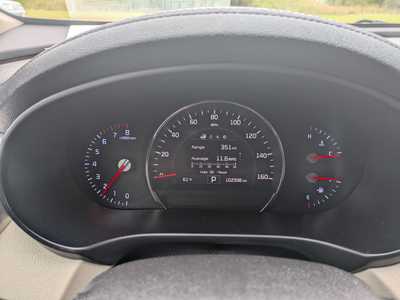 2016 Kia Sorento, $10988. Photo 6