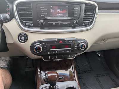 2016 Kia Sorento, $10988. Photo 7
