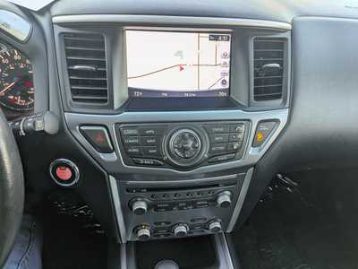 2019 Nissan Pathfinder, $13988. Photo 9